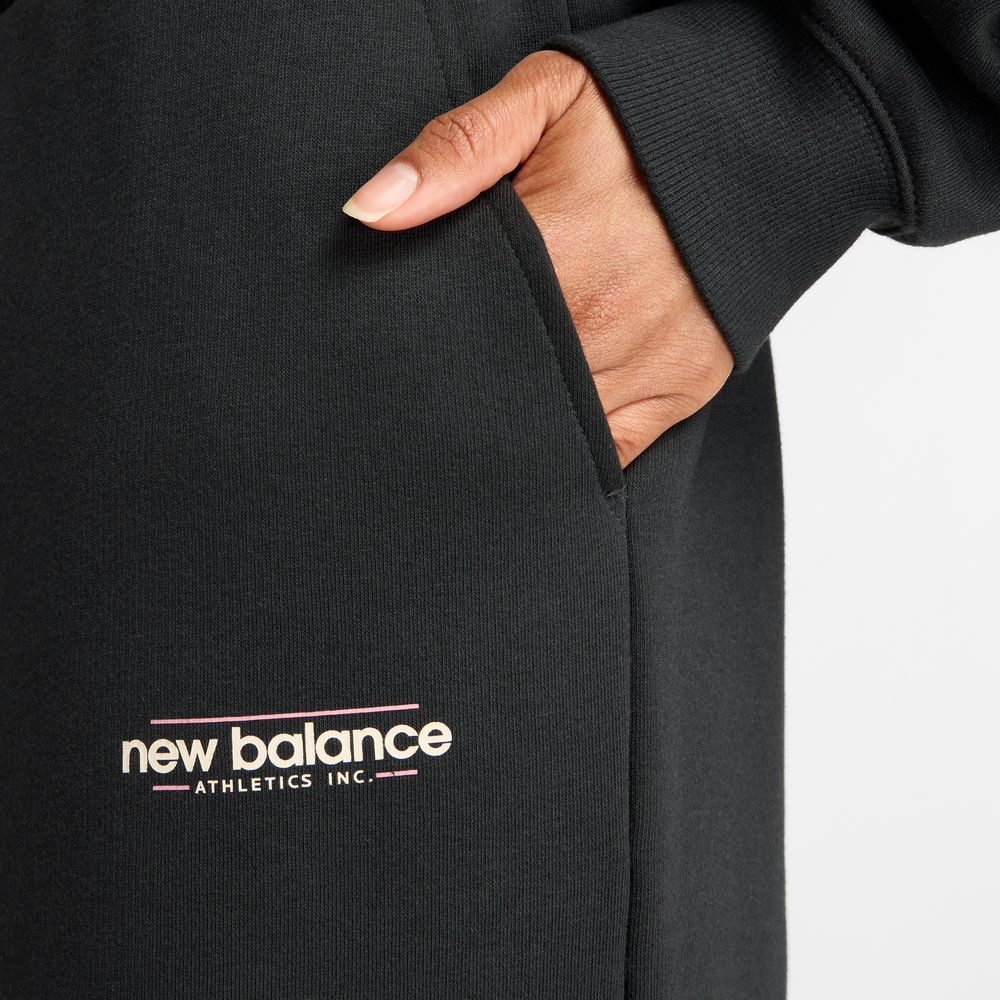 Spodnie damskie New Balance WP53903BK – czarne