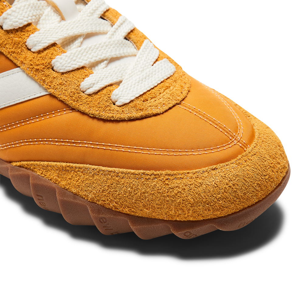 Buty New Balance URC30GG – pomarańczowe