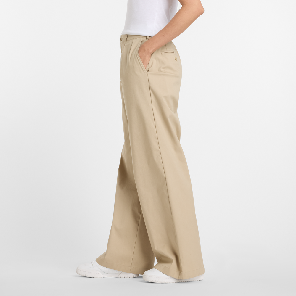 Spodnie damskie New Balance WP51538SOT – beżowe