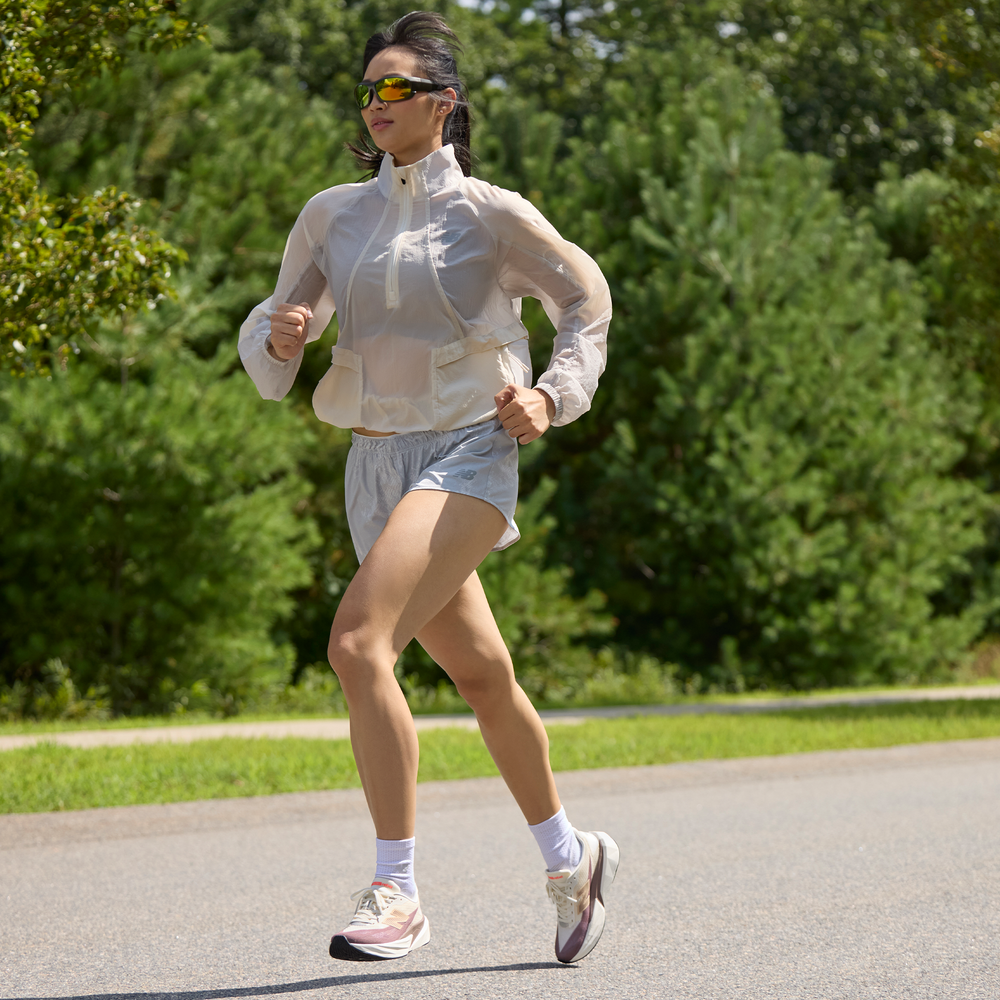 Buty damskie New Balance FuelCell Rebel v5 WFCXLJ5 – beżowe