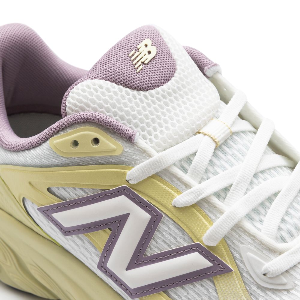 Buty unisex New Balance UTRNQB – białe