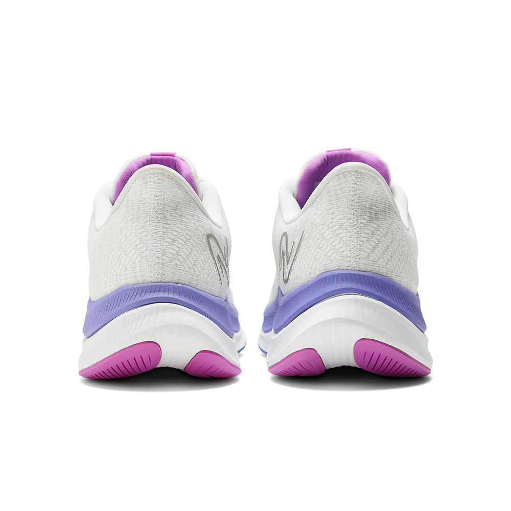 Buty damskie New Balance FuelCell Propel v4 WFCPRCW4 – białe