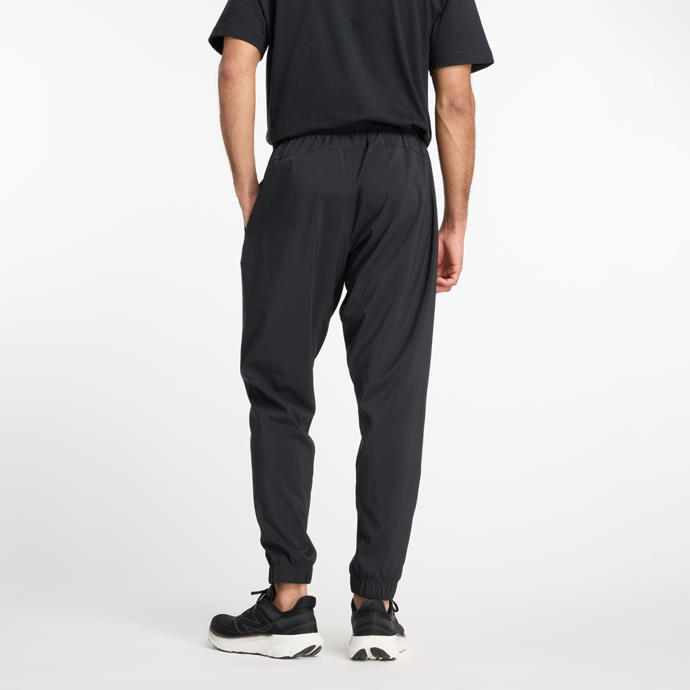 Spodnie męskie New Balance MP41011BK – czarne