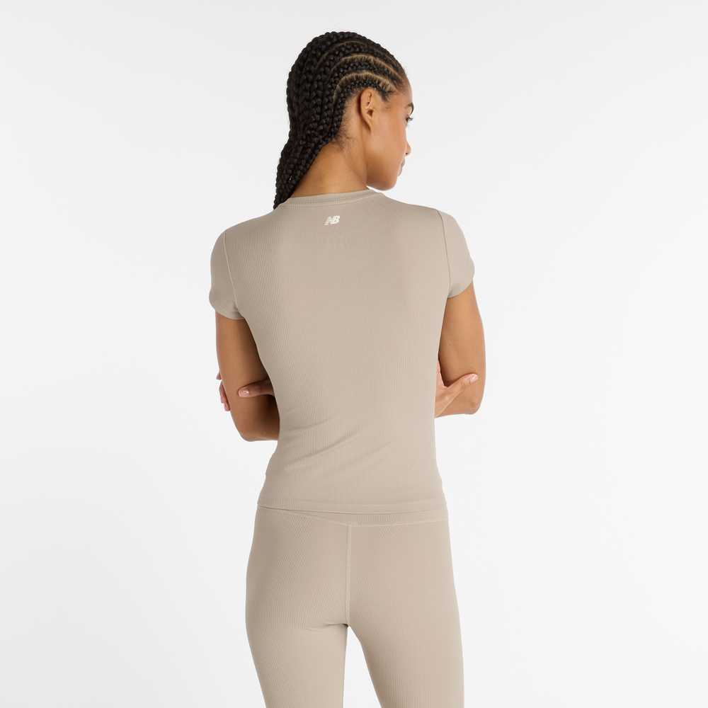 Koszulka damska New Balance WT53125ADS – beżowa