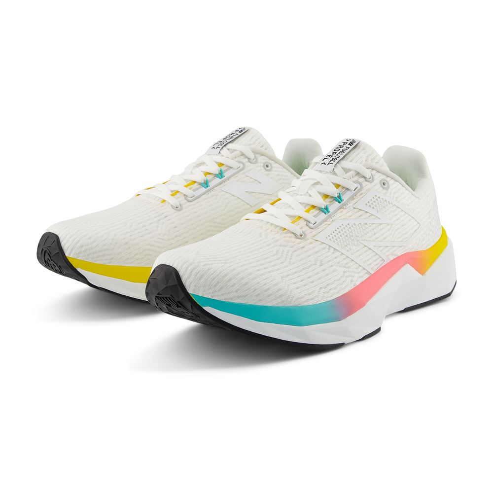 Buty męskie New Balance FuelCell Propel v5 MFCPRLC5 – białe