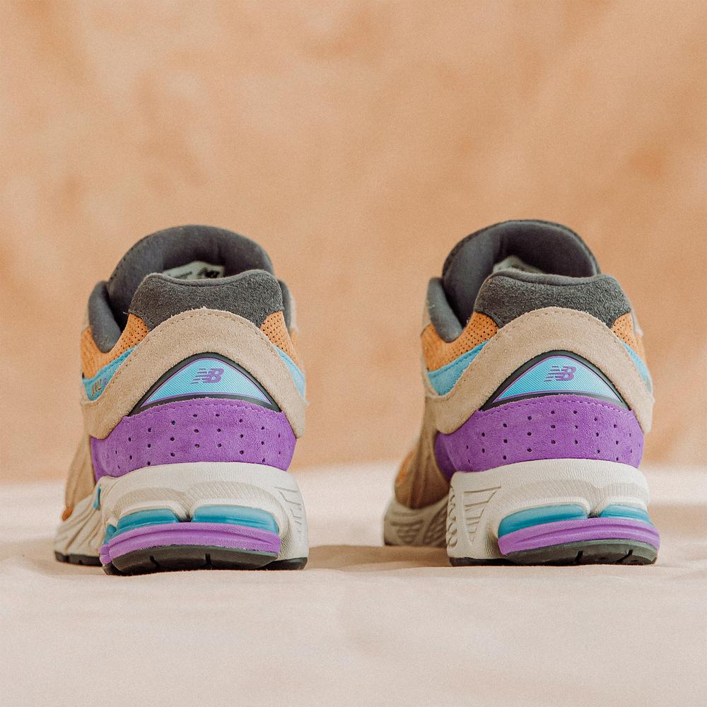 Buty New Balance M2002RWA – brązowe
