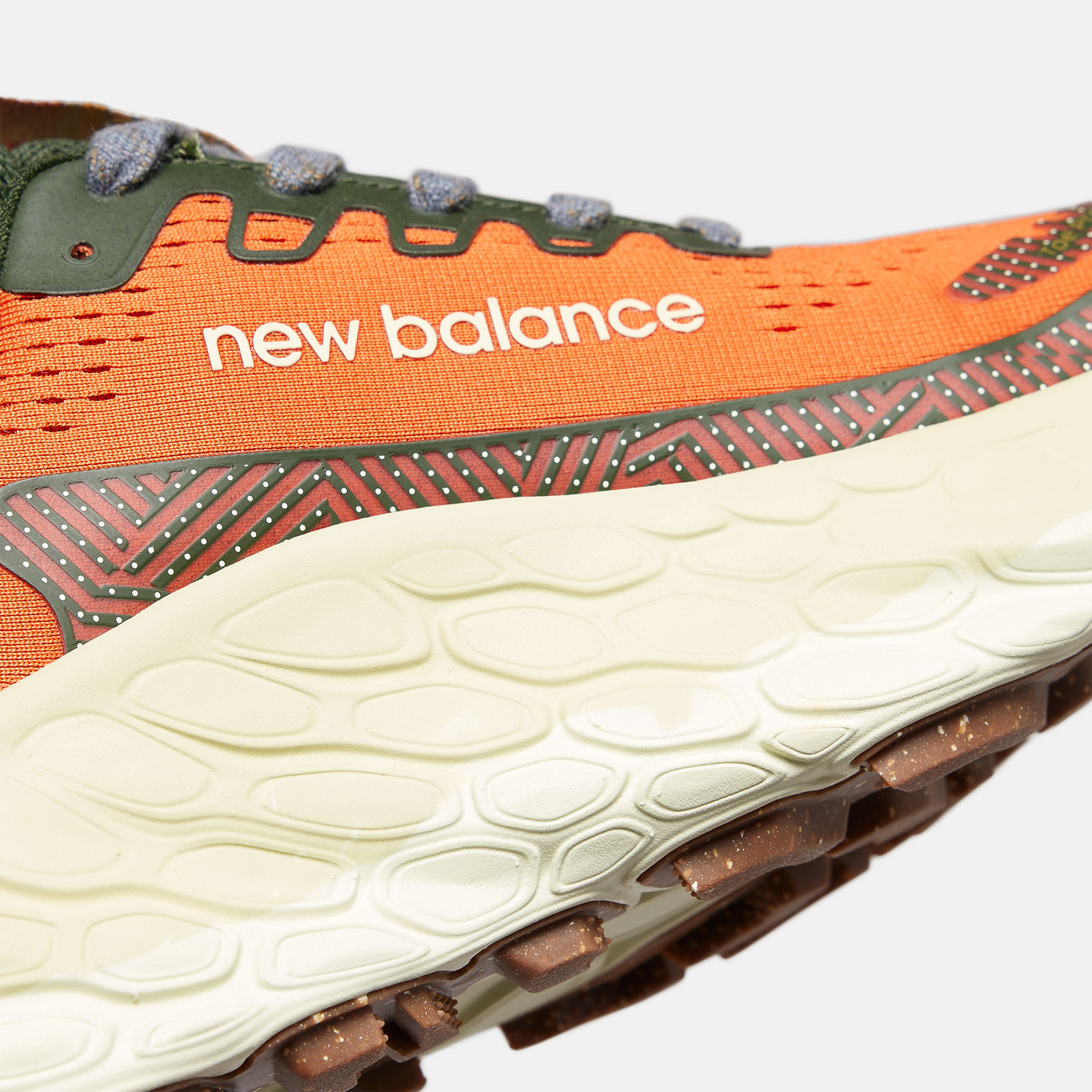 Buty męskie New Balance Fresh Foam X More Trail v3 MTMORCO3 – pomarańczowe