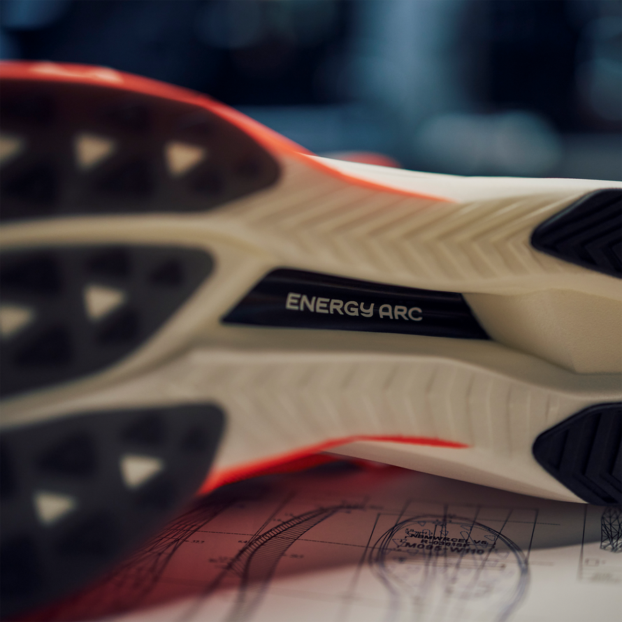 Buty damskie New Balance FuelCell SC Elite V5 WRCELLR5 – pomarańczowe